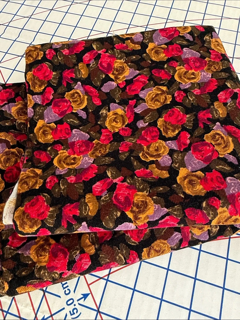 Vintage Stretch Baby Wale Corduroy Fabric 2 Yards Black Floral Rose Print 42”